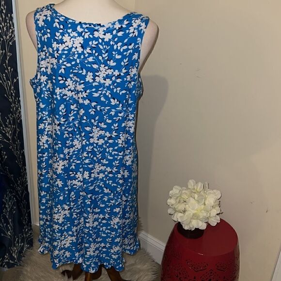 Draper James Blue White Floral Sleeveless Gown Ruffle Trim Sz L/XL Sleepwear - Picture 3 of 7